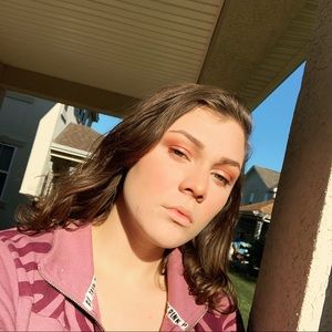 Meet your Posher, Leah